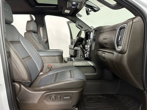 Used 2022 GMC Sierra 3500 Denali w/ Denali Ultimate Package image 33