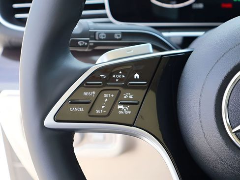 New 2026 Mercedes-Benz GLS 450 4MATIC image 34