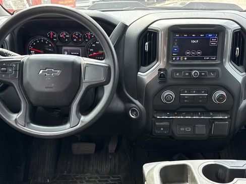 Used 2023 Chevrolet Silverado 1500 Custom Trail Boss AWD/4WD image 5