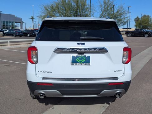 Used 2024 Ford Explorer Limited image 4
