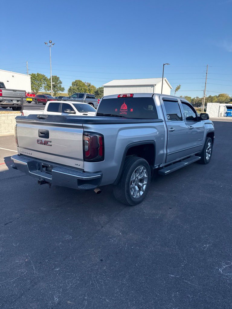 Used 2018 GMC Sierra 1500 SLT w/ SLT Premium Package AWD/4WD image 3