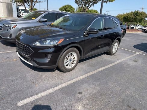 Used 2020 Ford Escape SE FWD image 2