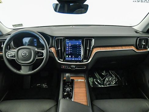 Certified 2025 Volvo V60 B5 Cross Country Plus AWD/4WD image 15