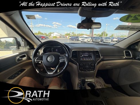 Used 2021 Jeep Grand Cherokee Laredo AWD/4WD image 15