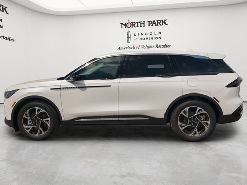 New 2026 Lincoln Nautilus Premier w/ Equipment Group 102A AWD/4WD image 6