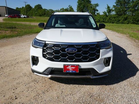 New 2026 Ford Explorer Platinum w/ LUX Leather Package AWD/4WD image 10