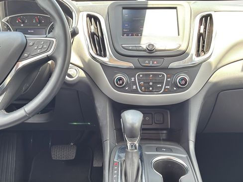 Used 2024 Chevrolet Equinox LT FWD image 31