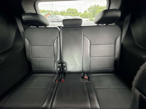 Used 2025 Buick Enclave Preferred AWD/4WD image 17