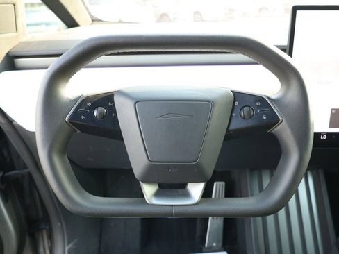Used 2024 Tesla Cybertruck AWD Crew Cab image 11