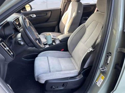 Used 2023 Volvo C40 P8 Recharge Ultimate image 2