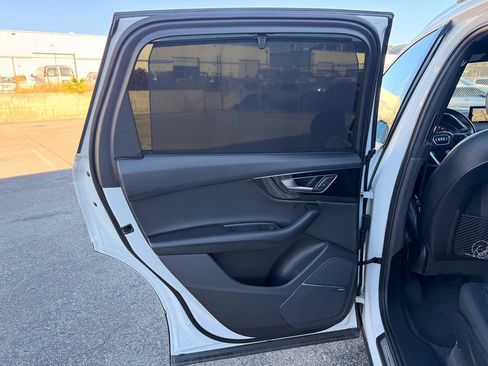Used 2018 Audi Q7 3.0T Prestige w/ Prestige Package AWD/4WD image 25