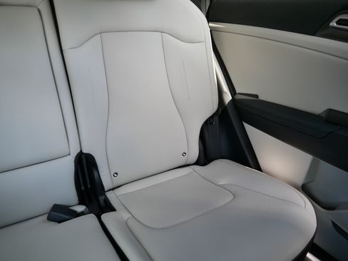 Certified 2025 Kia Sportage EX w/ Premium Package AWD/4WD image 14
