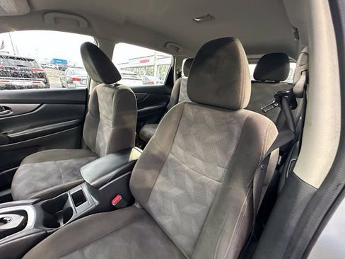 Used 2015 Nissan Rogue S FWD image 26