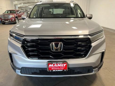 Used 2023 Honda Pilot Touring image 7