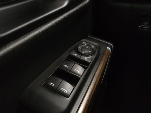 Used 2020 Chevrolet Silverado 1500 High Country w/ Technology Package image 27