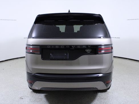 Used 2023 Land Rover Discovery S R-Dynamic image 6