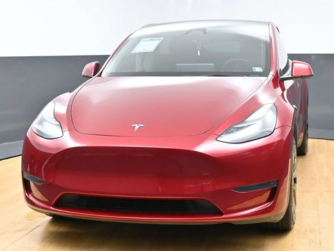 Used 2024 Tesla Model Y Long Range RWD image 4