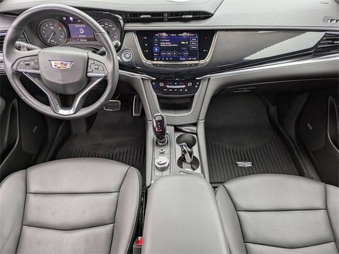 Certified 2024 Cadillac XT6 Sport w/ Technology Package image 16