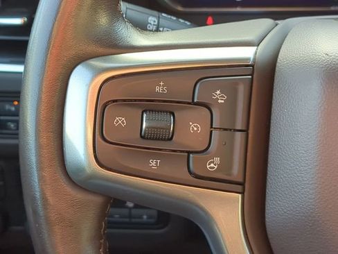 Used 2022 Chevrolet Suburban LT w/ LT Signature Package image 26