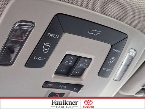 Certified 2024 Toyota Sienna XLE image 25