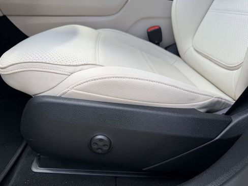 Certified 2026 Mercedes-Benz GLC 300 image 7