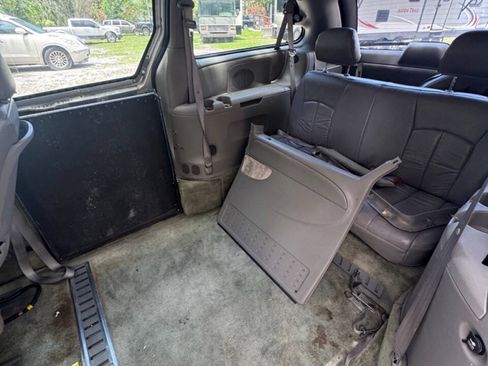 Used 2001 Dodge Grand Caravan Sport FWD image 9