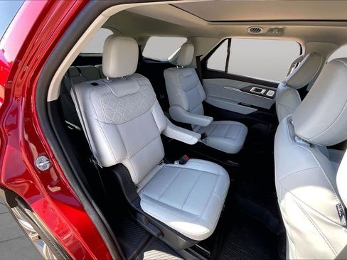 Used 2025 Ford Explorer Platinum w/ Ultimate Package AWD/4WD image 20