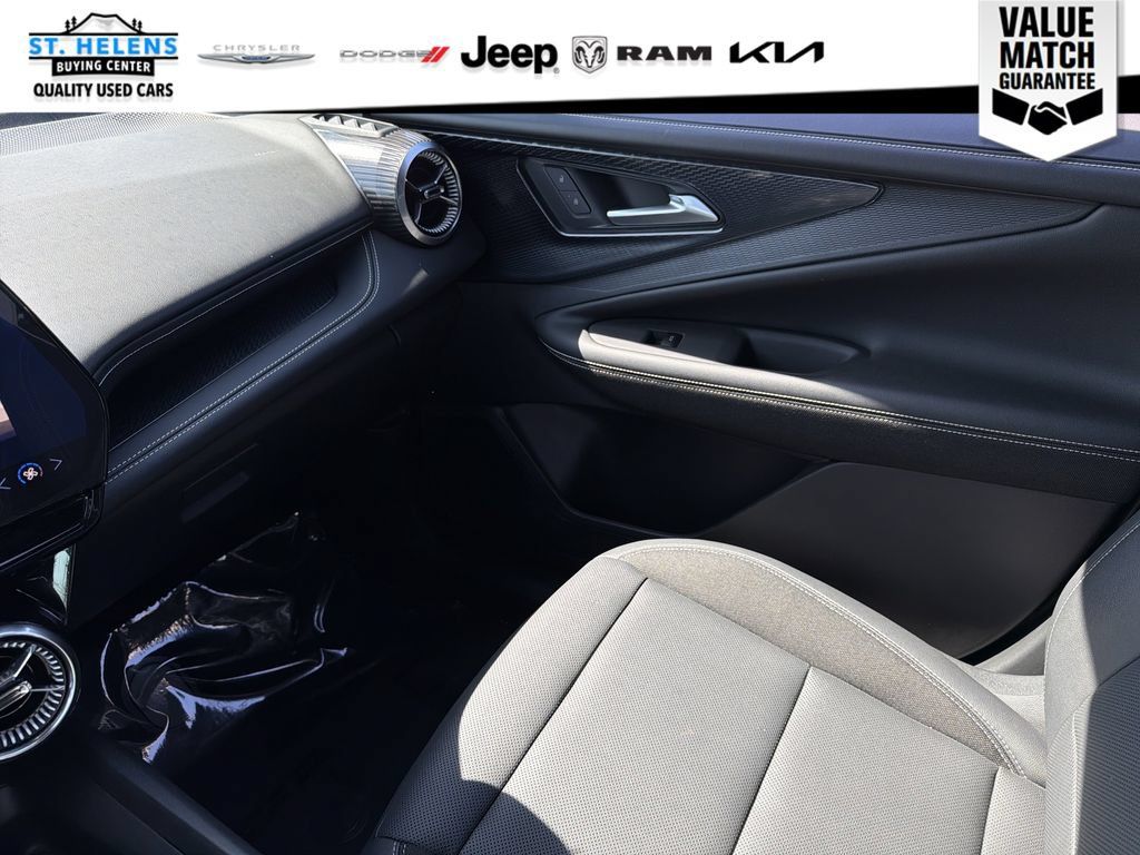 Used 2024 Chevrolet Blazer EV LT AWD/4WD image 25