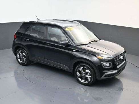 Certified 2025 Hyundai Venue SEL image 16