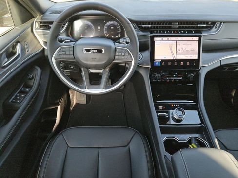 New 2025 Jeep Grand Cherokee Limited image 8