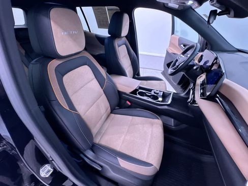 Used 2025 Chevrolet Equinox ACTIV w/ LPO, Floor Liner Package FWD image 36