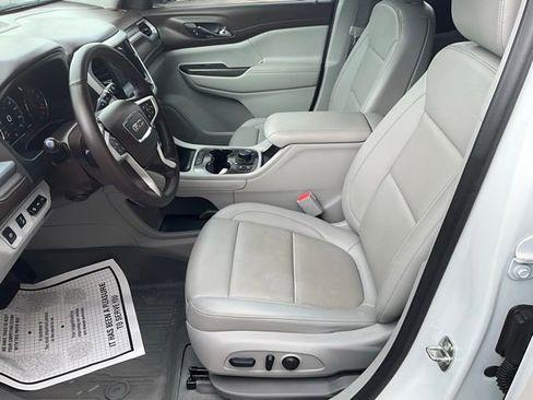 Used 2023 GMC Acadia SLT w/ Technology Package FWD image 5