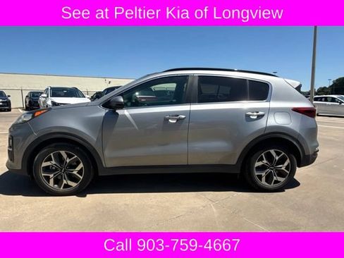 Used 2022 Kia Sportage EX w/ EX Technology Package FWD image 2