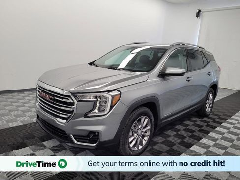 Used 2024 GMC Terrain SLT image 1