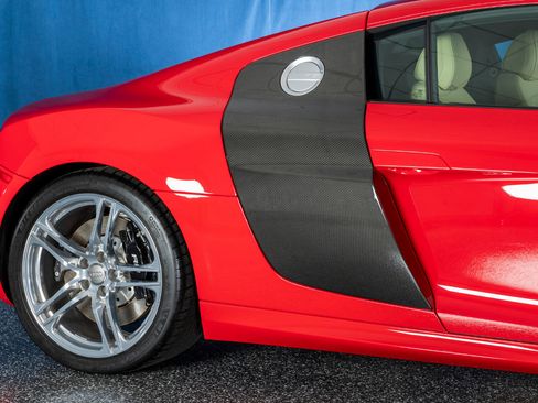 Used 2010 Audi R8 V10 image 26