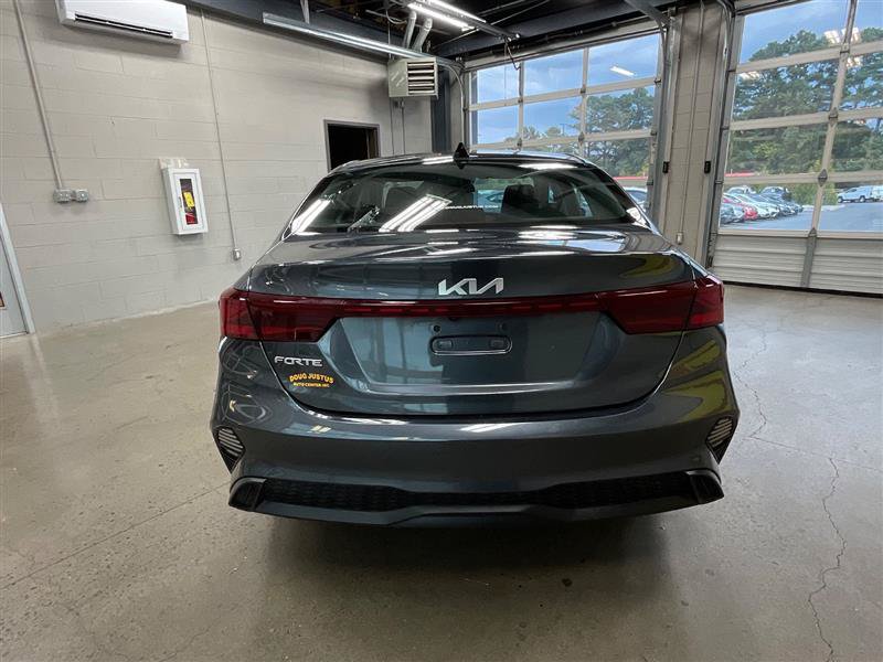 Used 2023 Kia Forte LXS w/ LXS Technology Package FWD image 4