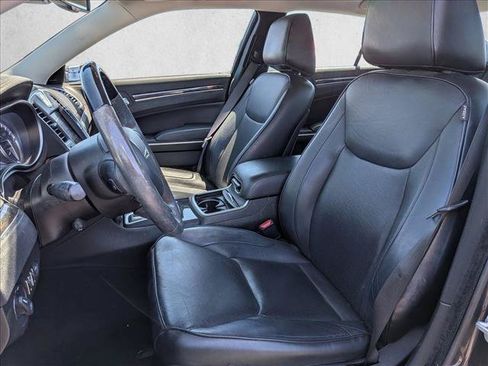 Used 2019 Chrysler 300 Limited w/ Safetytec Plus Group RWD image 16