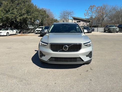 Certified 2025 Volvo XC40 B5 Plus image 8