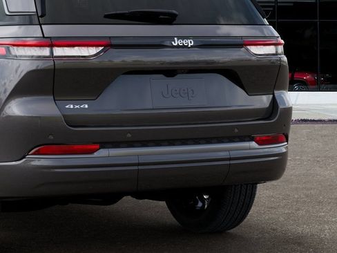 New 2026 Jeep Grand Cherokee Limited AWD/4WD image 13