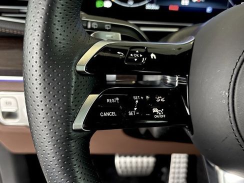 Used 2025 Mercedes-Benz GLS 450 4MATIC image 18