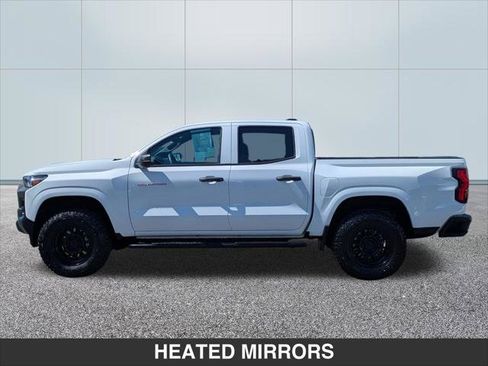 Used 2025 Chevrolet Colorado W/T RWD image 2