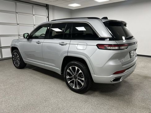 Used 2023 Jeep Grand Cherokee Overland image 9