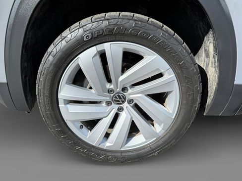 Used 2022 Volkswagen Atlas Cross Sport SE image 9