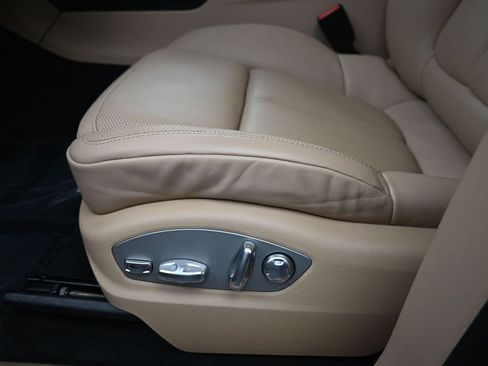 Certified 2024 Porsche Macan image 22