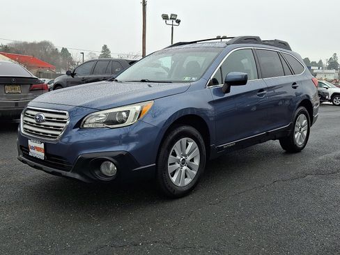 Used 2017 Subaru Outback 2.5i Premium image 3