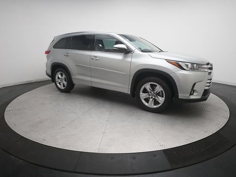 Used 2017 Toyota Highlander Limited AWD/4WD image 37