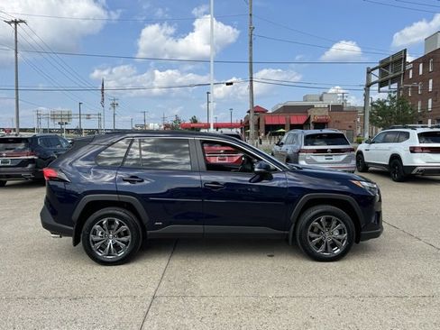 Used 2025 Toyota RAV4 XLE Premium image 6