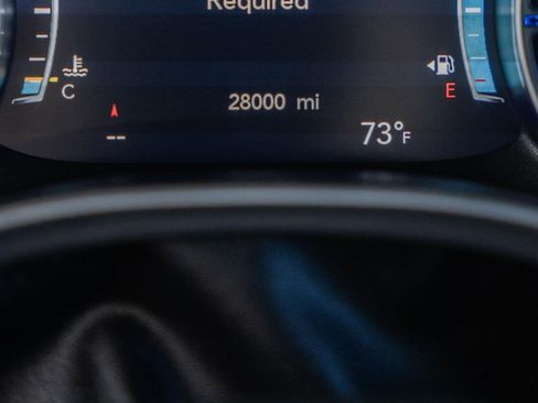 Used 2025 Chrysler Pacifica Select FWD image 45