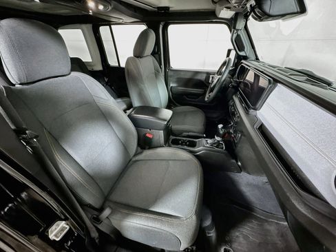 Used 2024 Jeep Wrangler Unlimited image 26