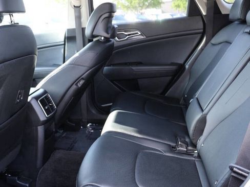 Used 2025 Kia Sportage EX w/ Premium Package FWD image 17